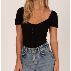 Amuse Society | NWT Black Low Tide Short Sleeve Knit Bodysuit Top Small